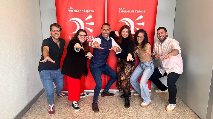 Equipo al completo de 'La cresta de la onda'