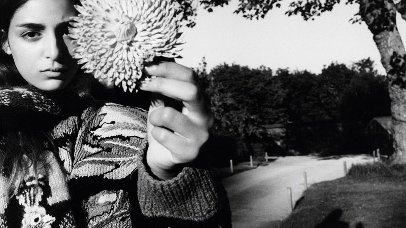 Loewe reinterpreta la obra de William Morris con una pincelada punki