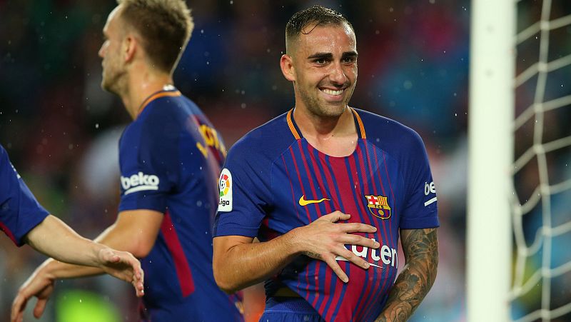 Alcácer mantiene el pulso del Barça en la cabeza de la Liga