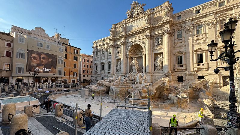 La Fontana di Trevi estrena una pasarela que "permitirá un disfrute verdaderamente único" mientras se restaura