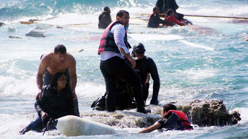 El barco español "Cantabria" recupera 23 cadáveres en el Mediterráneo