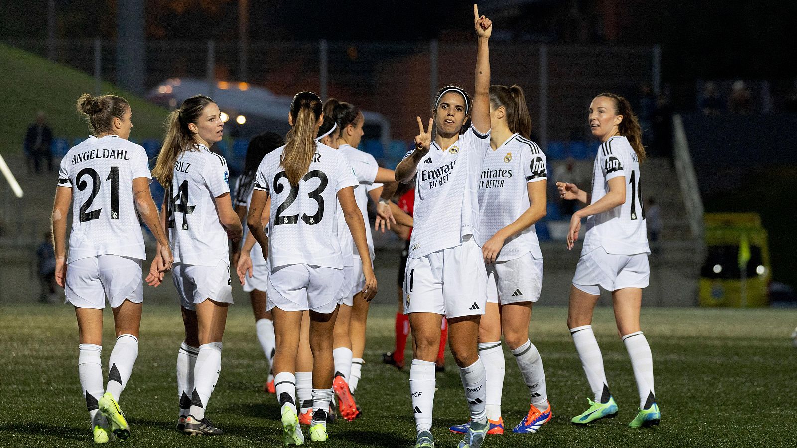 Alba Redondo pide paso en la semana del clsico y mantiene al Madrid invicto