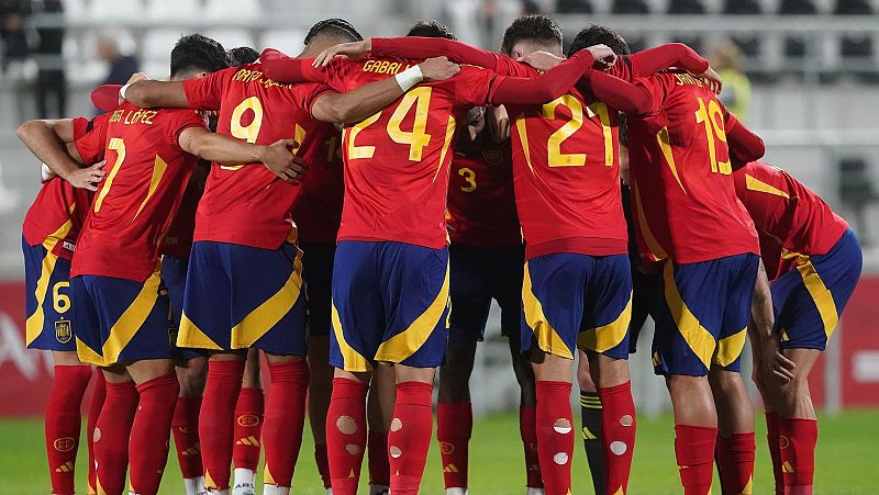 España domina a Inglaterra pero no pasa del empate sin goles