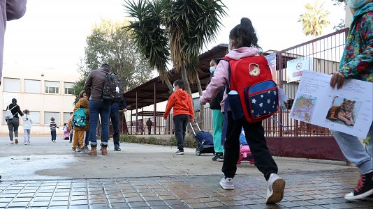 Imagen de nios reincorporndose al colegio en la zona afectada por al DANA en Valencia