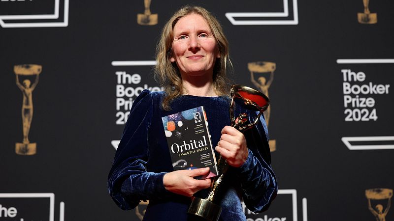 Samantha Harvey gana el premio Booker con la novela espacial 'Orbital'