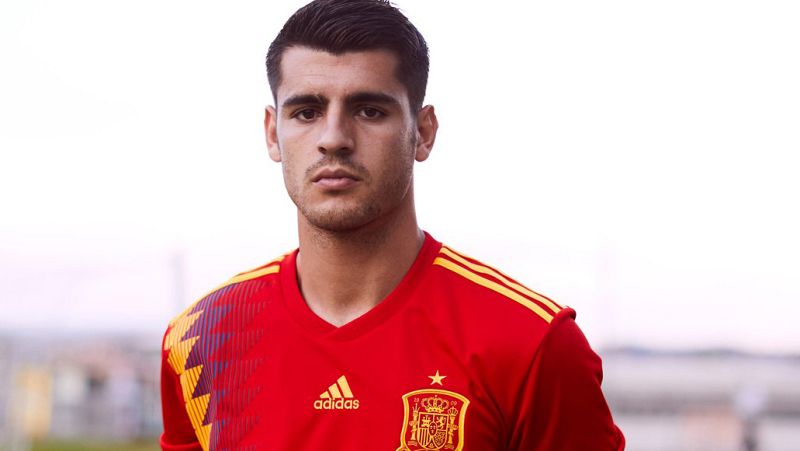 Un efecto óptico en la nueva camiseta de La Roja levanta polémica