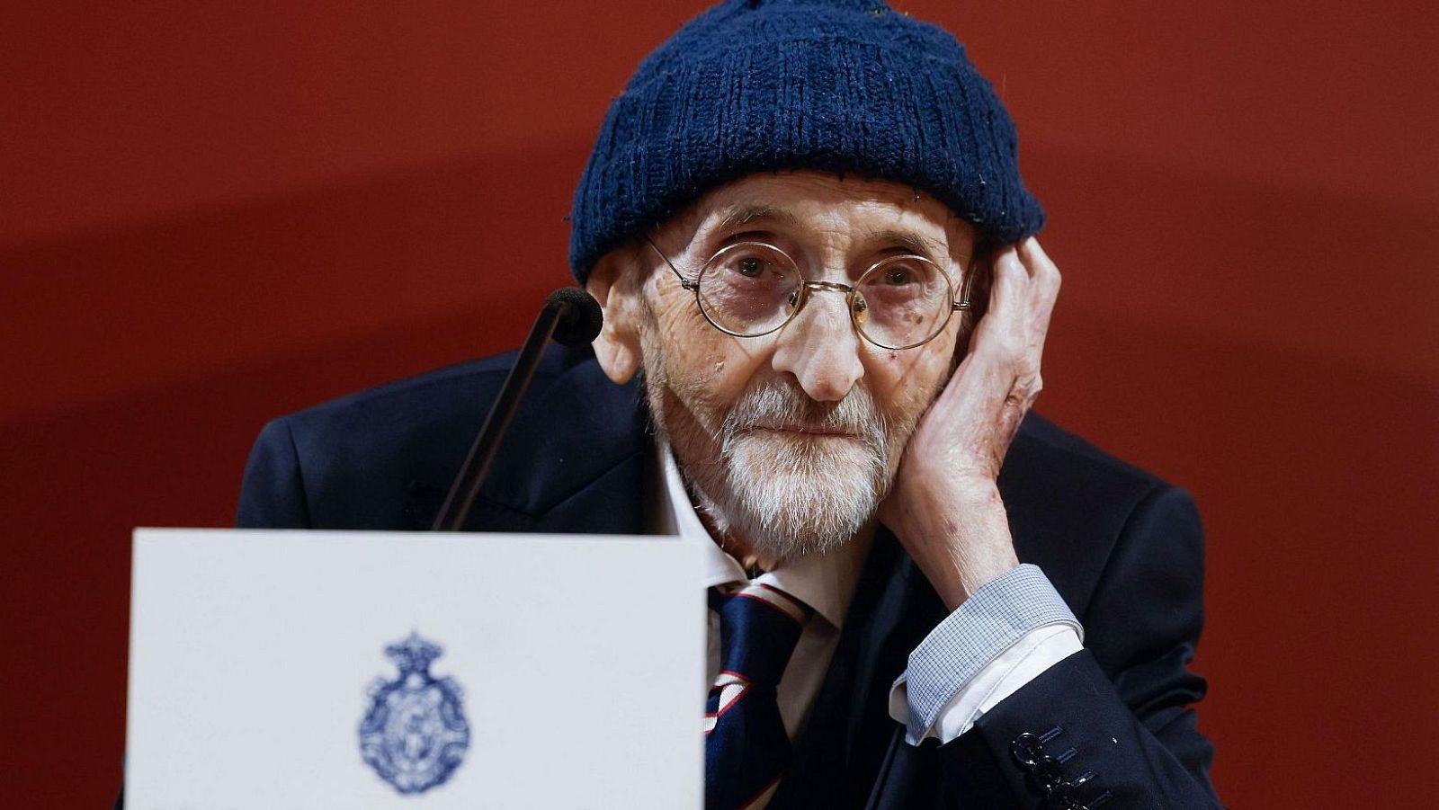 Álvaro Pombo agradece el dinero del Cervantes porque "es lo último que voy a ganar un poco sólido" | Ver