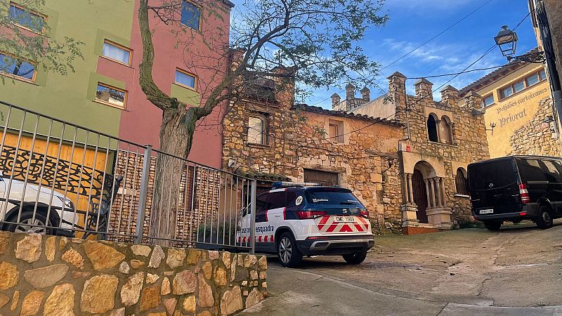 Els Mossos busquen restes biolgiques a casa del presumpte assass de la Mnica