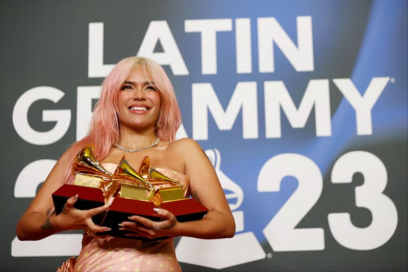 Karol G y Bad Bunny, grandes favoritos para los Latin Grammy 2024