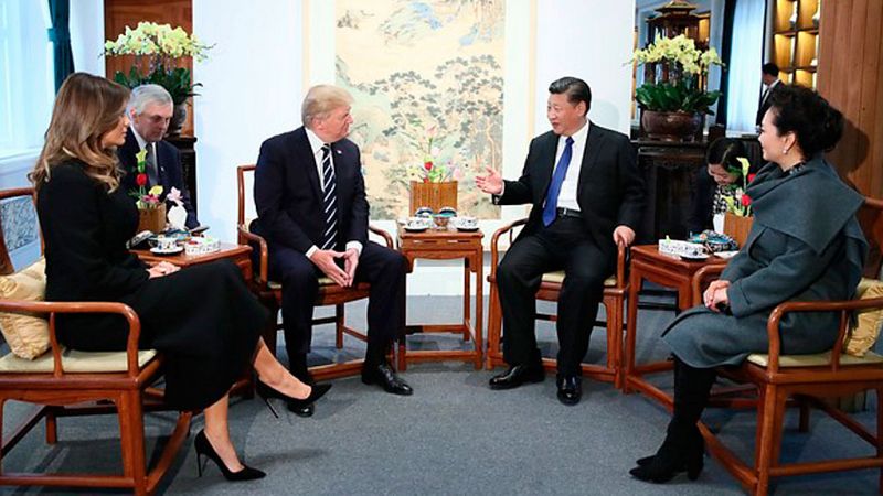 Xi Jinping recibe a Trump con honores en un viaje marcado por la crisis con Pyongyang y los acuerdos comerciales