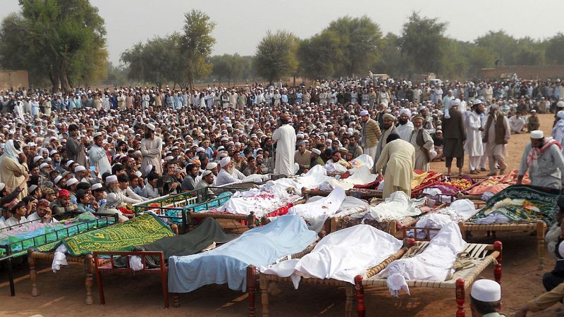 Al menos 26 muertos y 50 heridos en accidente de autobús en Pakistán