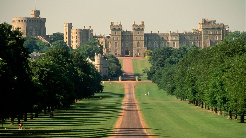 Dos encapuchados asaltan el Castillo de Windsor y roban varios vehículos