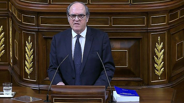 El Defensor del Pueblo, ngel Gabilondo, durante su intervencin en el Congreso.