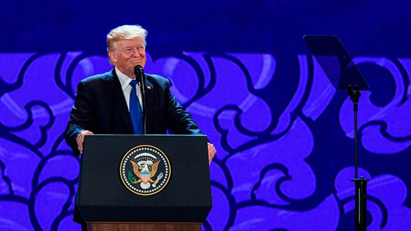 Trump y Xi Jinping exponen visiones opuestas sobre la globalización durante la cumbre en Vietnam