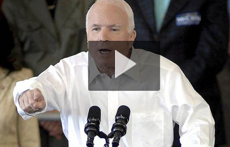 McCain suspende su campaña por la crisis y pide el aplazamiento del primer debate
