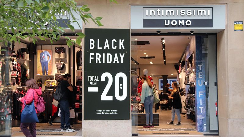 Black Friday: les botigues es preparen per al volum de feina