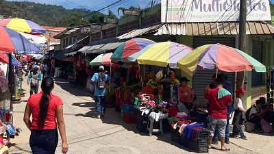 El reto de emigrar y mantener los lazos familiares pese a la distancia: "Si pudiera combinar ambos mundos, lo hara"