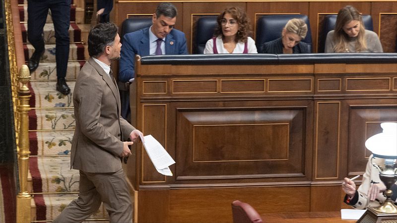 En directo | Feijóo recrimina a Sánchez su "cero autocrítica" y le acusa de "esconderse" de la "corrupción"