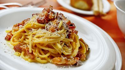 Estos dos ingredientes elevan la pasta carbonara: te encantar!