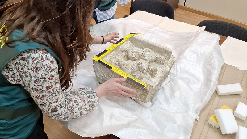 Recuperan un relieve romnico del siglo XII que iba a ser subastado en Barcelona