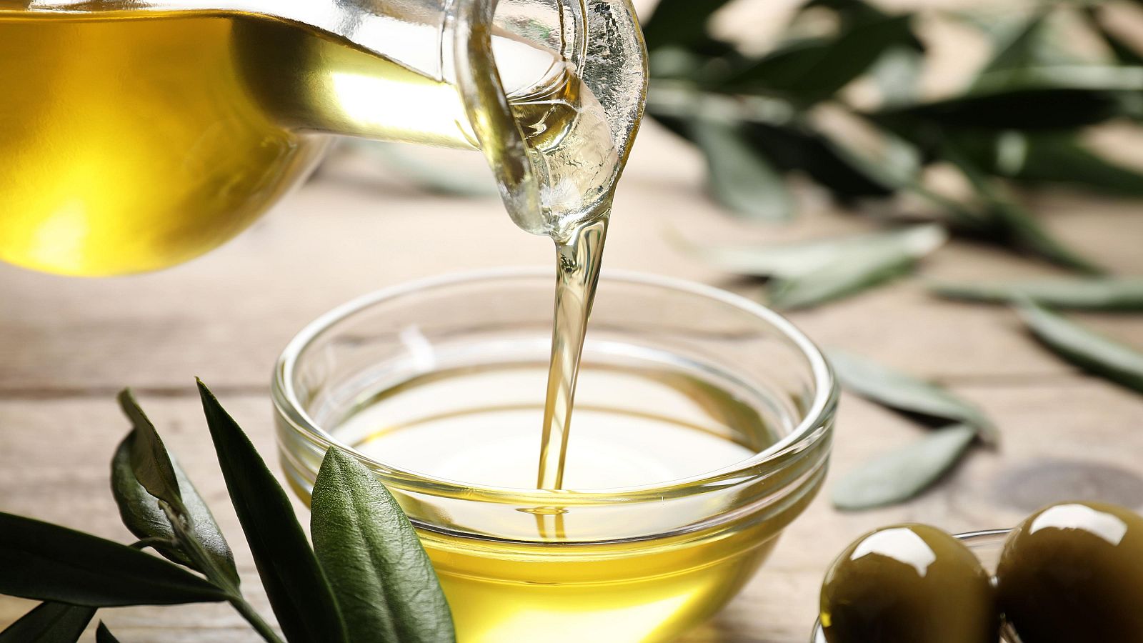 Fraude en el aceite de oliva: denuncian que se mezcla con orujo | Ver