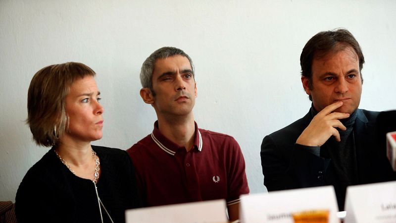 El hombre que perdió la visión de un ojo el 1-O se querella contra un agente de la Policía Nacional y dos mandos