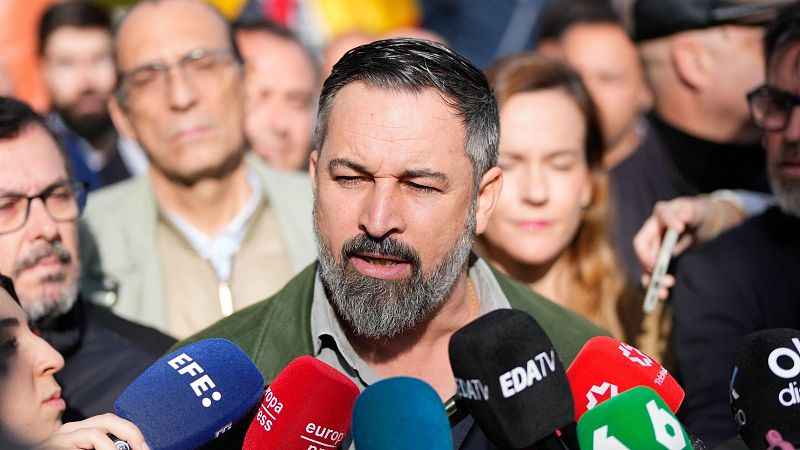 Abascal advierte al PP: "Es imposible llegar a acuerdos mientras siga tendiendo la mano al PSOE"