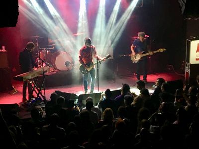 Especial Radio 3 - Despedida de "Hermanos Carnales" de Surfin Bichos - 17/11/17 - escuchar ahora