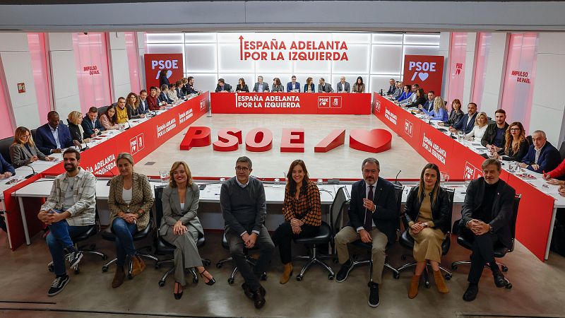 El PSOE dice que luchará por todo el colectivo LGTBI aunque no lleve el Q+ en sus textos