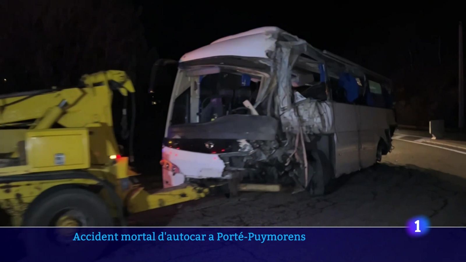 Almenys dos morts i 11 persones ferides greus en l'accdient d'autocar a Portè i Pimorent - L'Informatiu | Veure