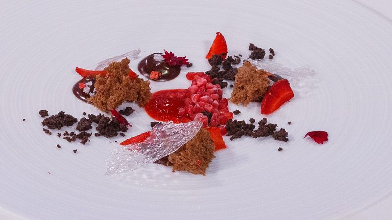 Receta de fresas, frambuesas y chocolate de Marina Rivers en MasterChef Celebrity 9