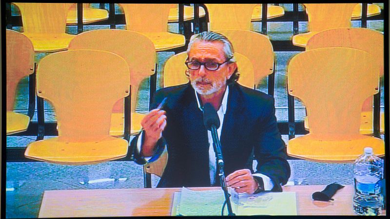 Correa ofrece "decir toda la verdad" en las causas de corrupción pendientes a cambio de su libertad