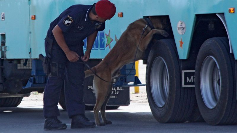 Un menor marroquí muere atropellado cuando pretendía entrar en Ceuta en los bajos de un autobús