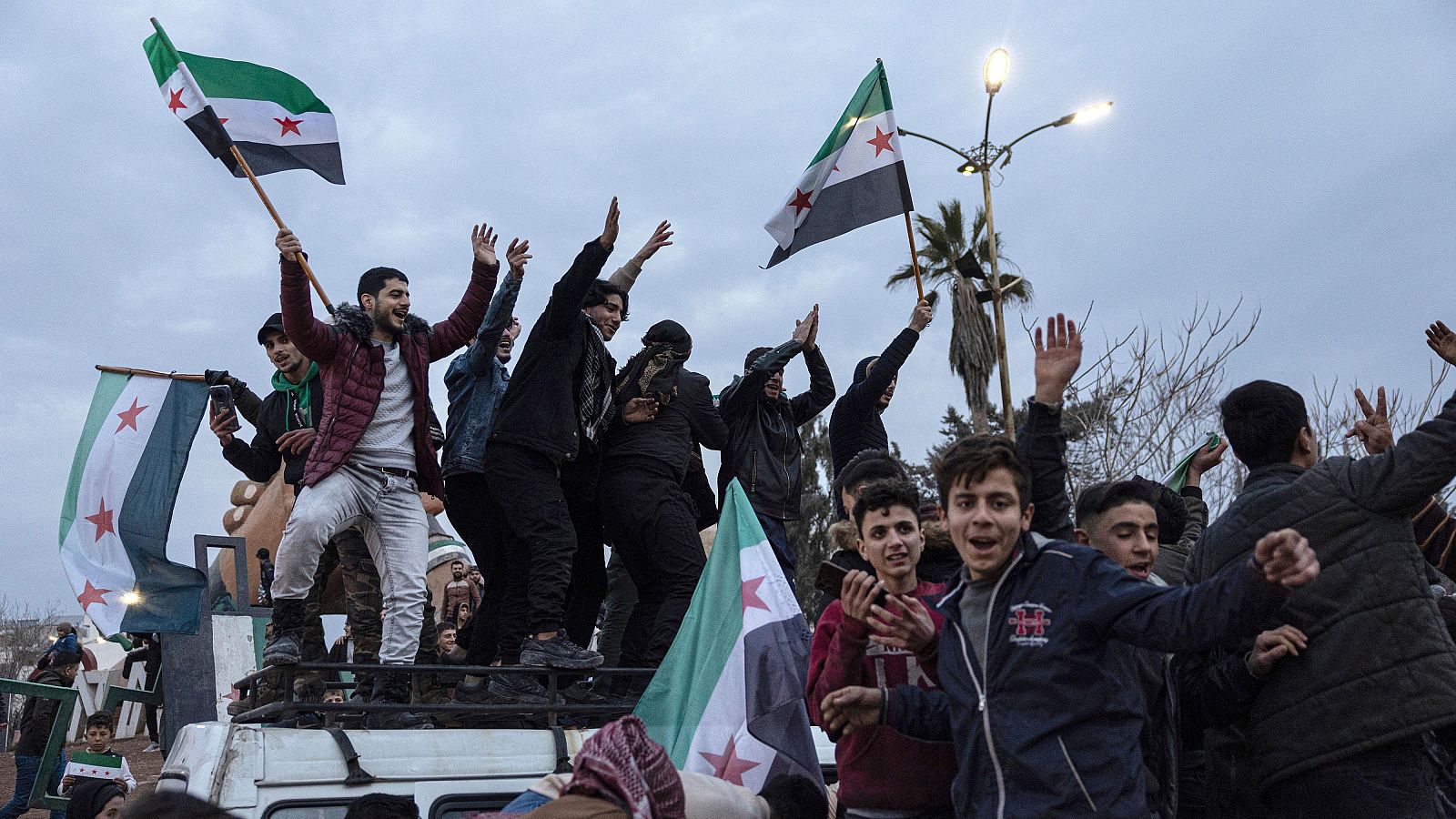 Entrevista a Albares sobre la caída de Damasco - Fin de semana 24h | Ver