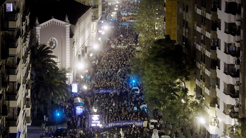Los valencianos salen a la calle para reclamar una mejor financiación autonómica