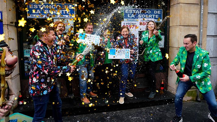 La Administracin nmero 2 de Oviedo celebra el primer premio de El Nio