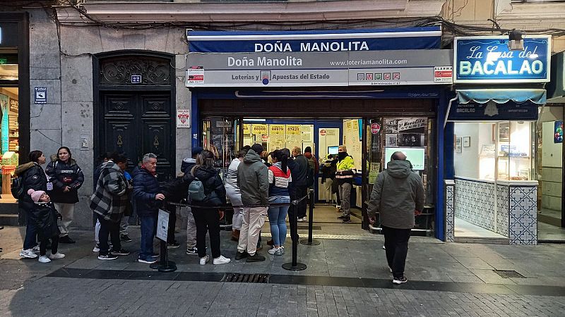 Doña Manolita, una administración de lotería a la que los españoles acuden en busca de fortuna