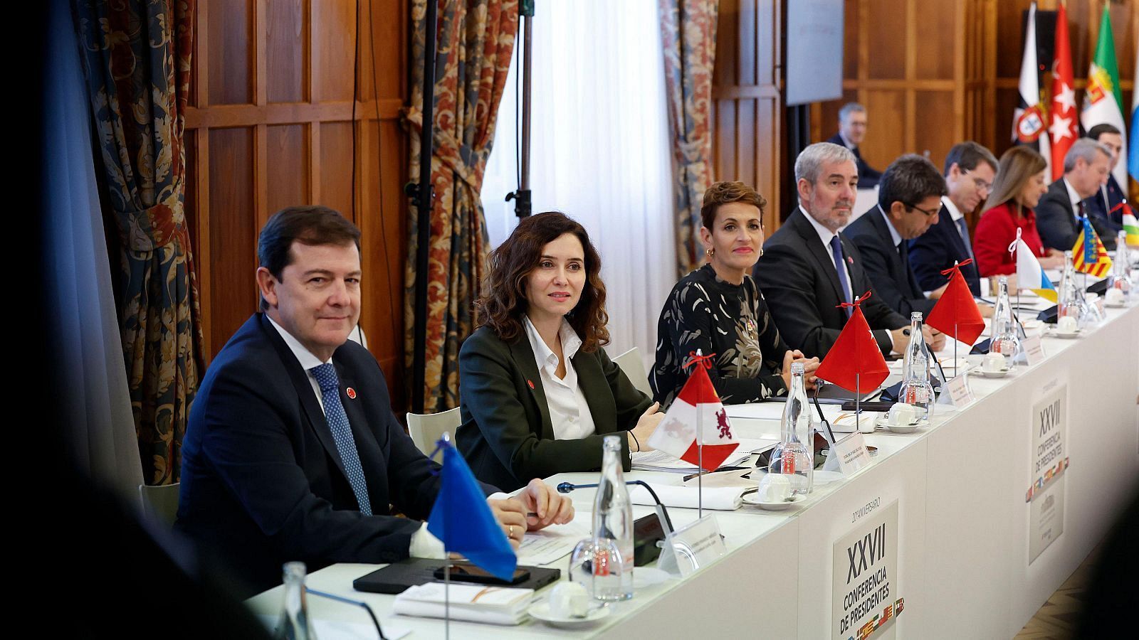 La Conferencia de Presidentes no desbloquea el reparto de menores migrantes - Telediario 2 | Ver