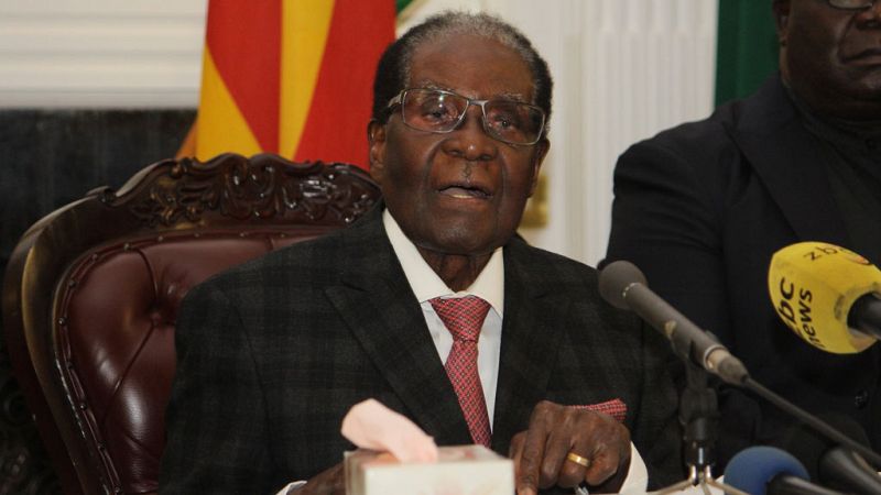 Robert Mugabe dimite como presidente de Zimbabue tras 37 años en el poder