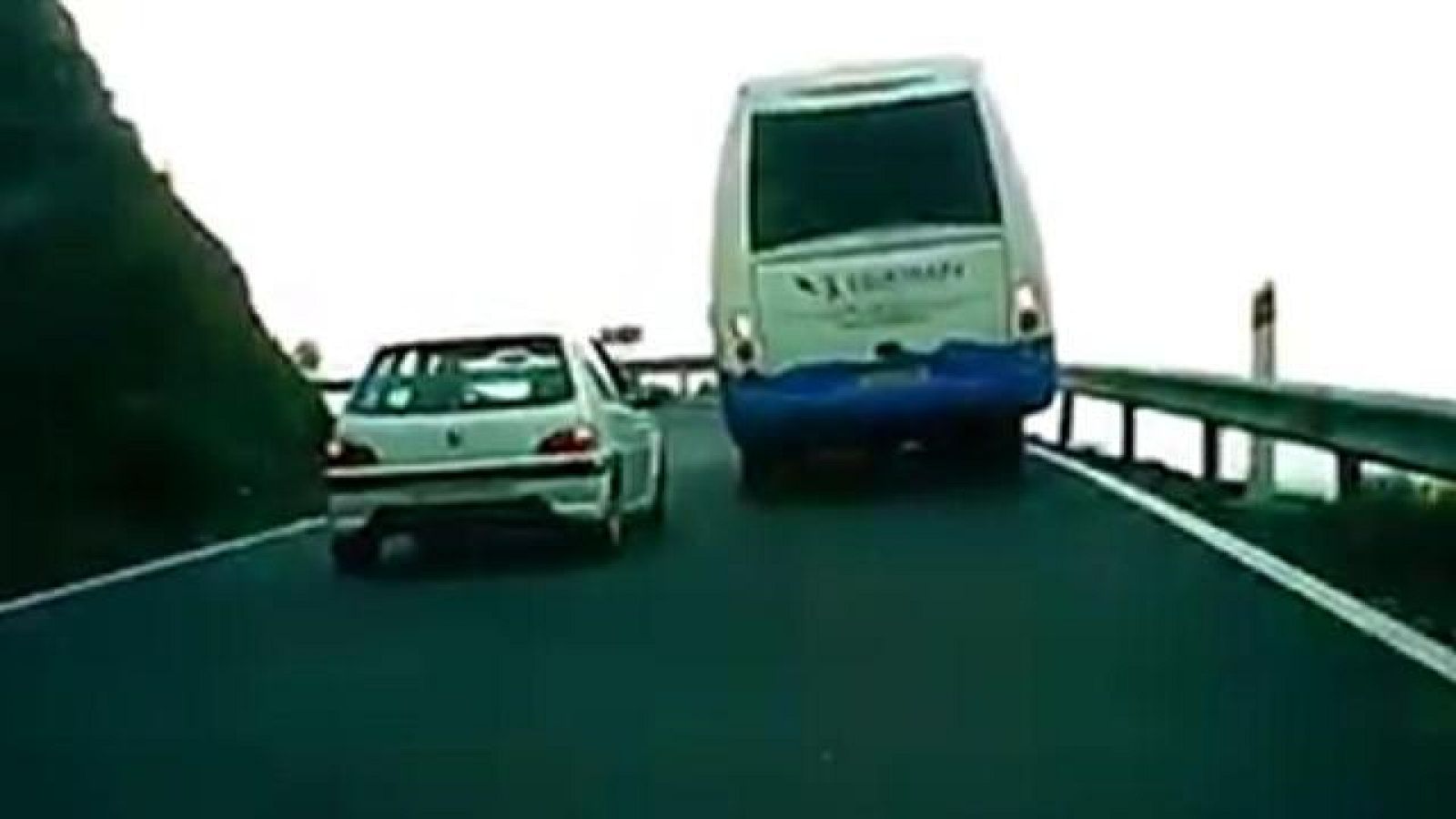 Detenido el conductor que puso en peligro la circulación en la carretera de La Aldea | Ver