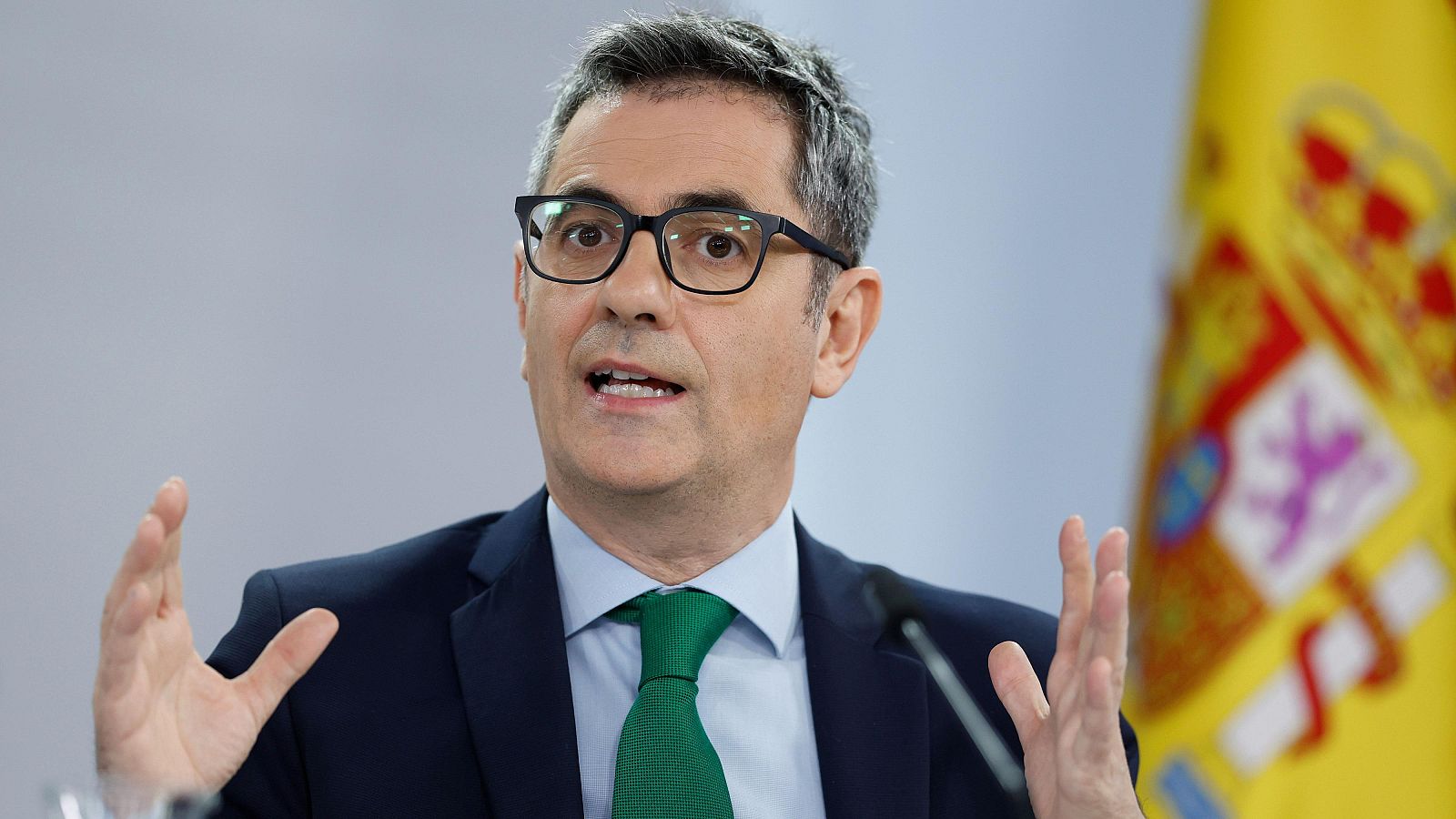 El Gobierno obligará a los 'influencers' a rectificar noticias falsas | Ver