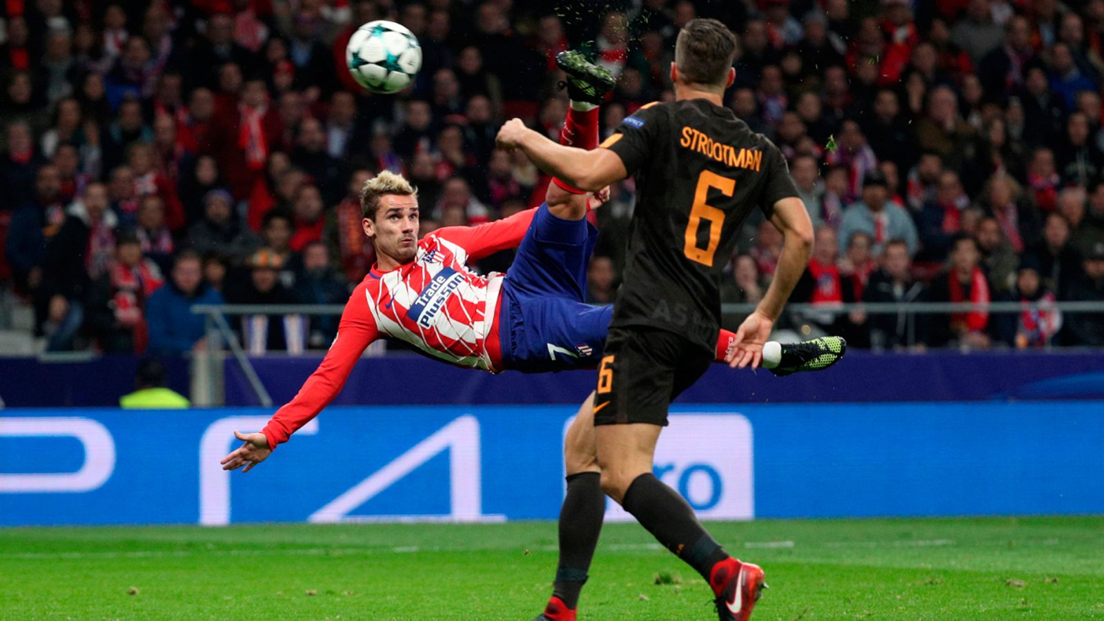 El Atlético sigue creyendo en el milagro del pase a octavos