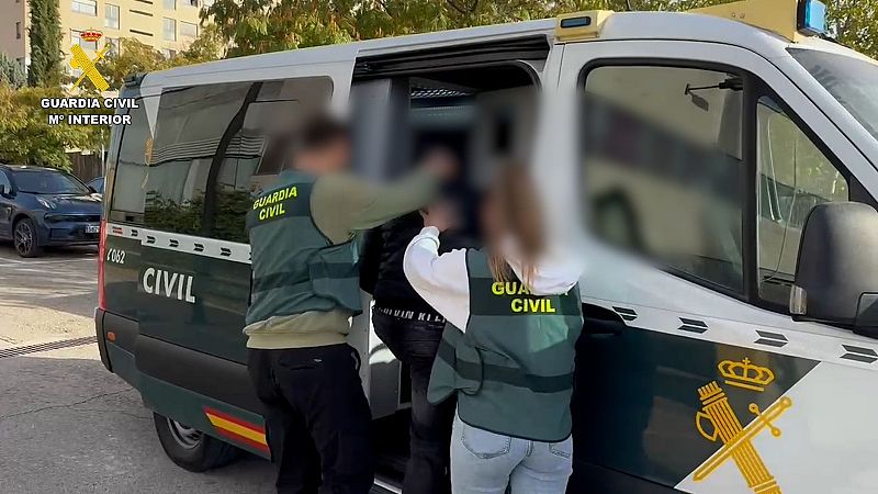 La Guardia Civil desmantela un grupo criminal que hurtaba tarjetas bancarias por el método del "cambiazo"