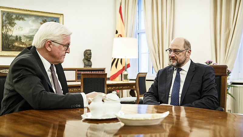 Schulz acepta la posibilidad de negociar con Merkel para reeditar la Gran Coalición