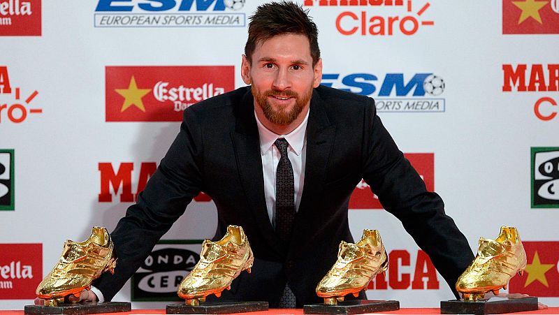 Messi recibe su cuarta Bota de Oro en Barcelona