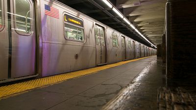 Muere una mujer tras ser quemada en un vagn del metro de Nueva York