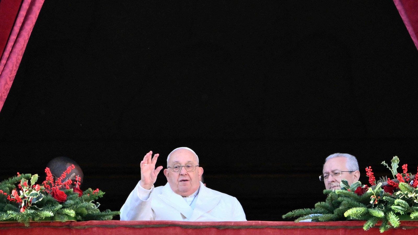 El papa hace un llamamiento a la paz en la bendición 'Urbi et Orbi' - Informativo 24h | Ver