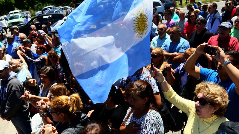 La Armada argentina mantiene la esperanza de hallar con vida a los 44 tripulantes del submarino desaparecido