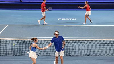 Los griegos Tsitsipas y Skkari apean a Espaa de la United Cup tras su victoria en el dobles mixto