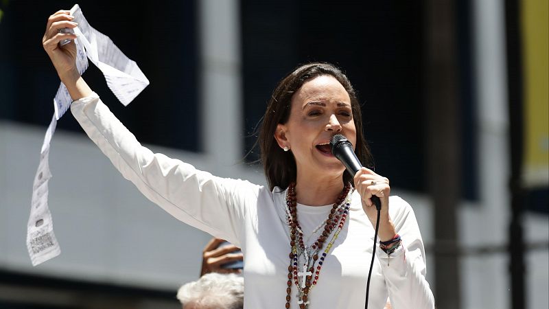 Corina Machado: "El mundo sabe que el presidente electo es Edmundo (...) Quien está contra la pared es Maduro"